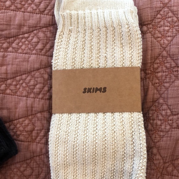 SKIMS Slouchy Socks - Picture 3 of 3